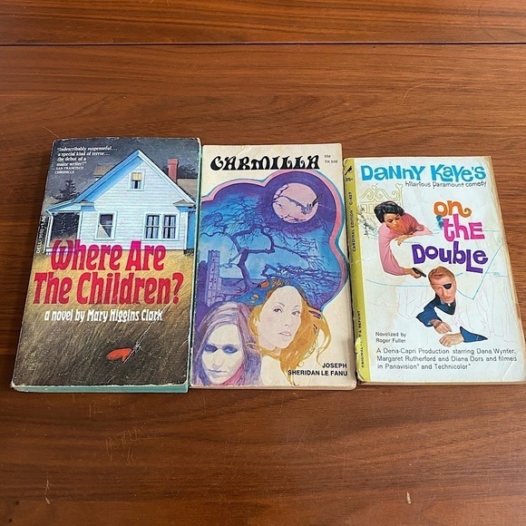 Bundle of 3 Vintage Books - Picture 1 of 6